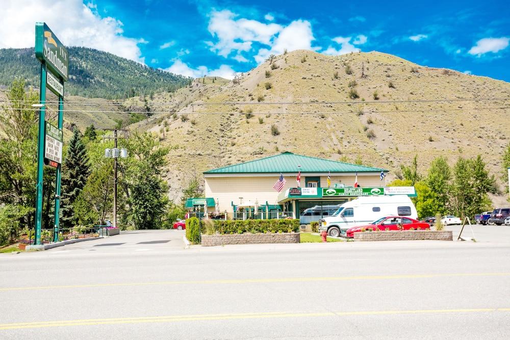 Sandman Inn Cache Creek Exterior photo